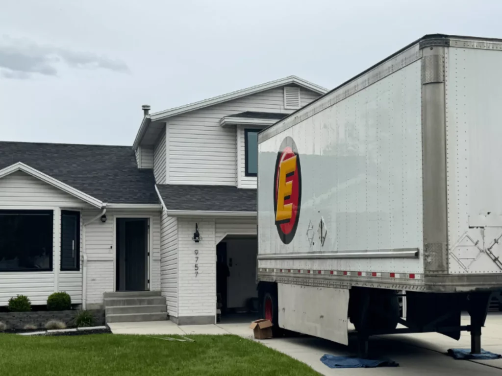 long distance movers Salt Lake City trusts unloading trailer